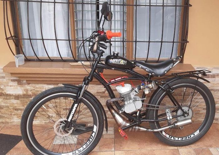 Moto de reparto que usaba antes del trading